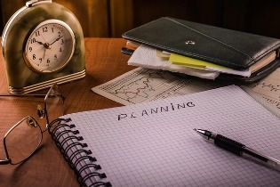 ​同一段文字，如何从描述型改写成分析型？——英国导师逐句对比拆解